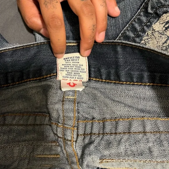 True Religion Relaxed Blue Jeans with Tan Accents - Picture 3 of 7